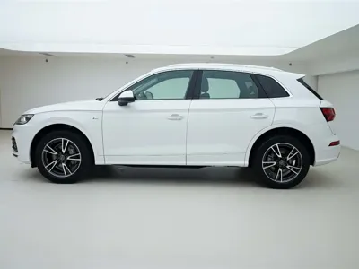 Audi Q5L 2021, 109000 км, за 139800 CNY