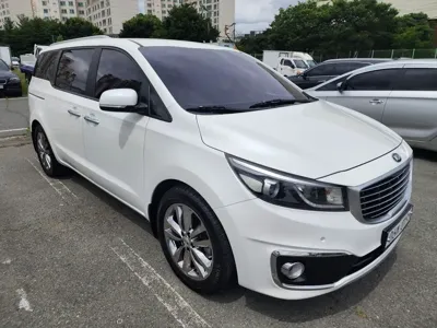 Kia Canival 2016, 199354 км, за 7500000 KRW - фото 1