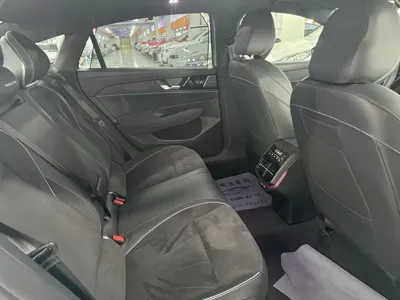 Volkswagen Passat 2025, 7000 км, за 159800 CNY - фото 9