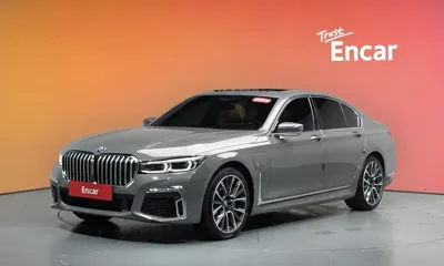 BMW 7-Series · 2022 год