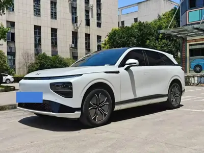 Xpeng G9 · 2024 год