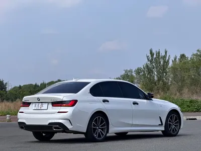 BMW 3 Series 2022, 55000 км, за 185900 CNY