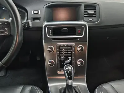 Volvo V60 2017, 77400 км, за 69800 CNY - фото 13