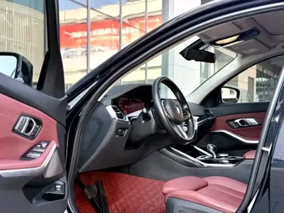 BMW 3 Series 2020, 80000 км, за 112000 CNY