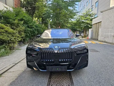 BMW 7-Series · 2025 год