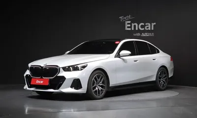 BMW 5-Series · 2026 год