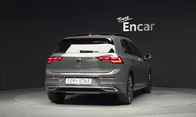 Volkswagen Golf 2023, 19144 км, за 32500000 KRW
