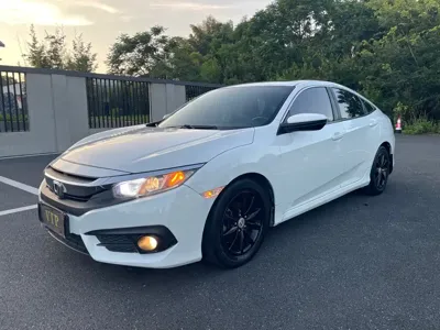 Honda Civic 2017, 120000 км, за 31800 CNY - фото 1