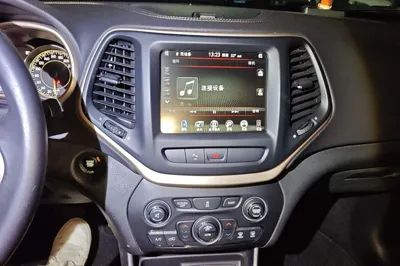 Jeep Cherokee 2016, 29000 км, за 52194.81 CNY - фото 12