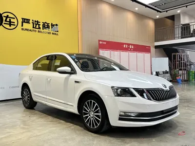 Skoda Octavia 2020, 70000 км, за 52000 CNY