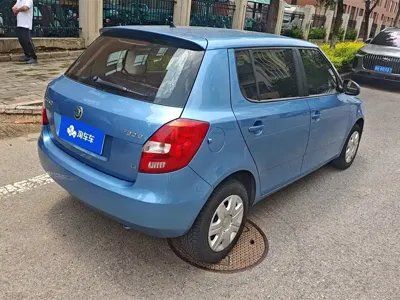 Skoda Fabia 2011, 101700 км, за 16000 CNY