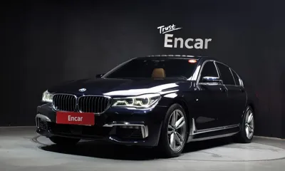 BMW 7-Series · 2017 год