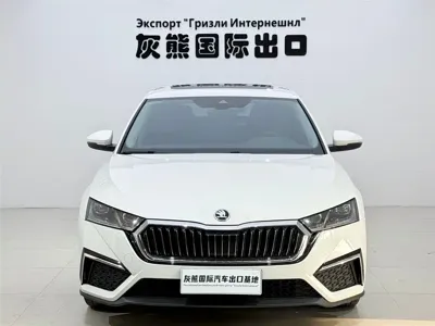 Skoda Octavia 2022, 59000 км, за 135800 CNY