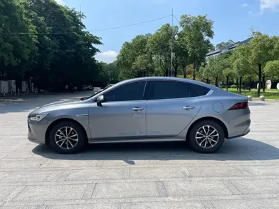 BYD Qin Plus 2025, 50000 км, за 52800 CNY