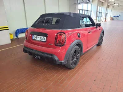 MINI Cooper Convertible 2024, 9608 км, за 37000000 KRW