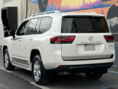 Toyota Land Cruiser 2024, 59000 км, за 668000 CNY