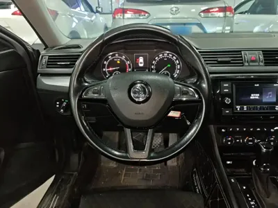 Skoda Superb 2016, 106300 км, за 32800 CNY - фото 17