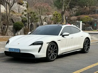 Porsche Taycan · 2024 год