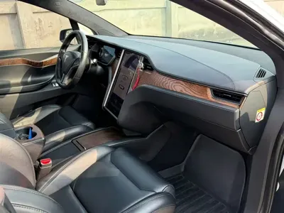 Tesla Model X 2019, 130000 км, за 188000 CNY - фото 8