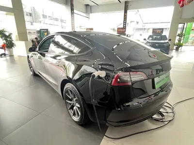 Tesla Model 3 2022, 32000 км, за 139800 CNY - фото 7