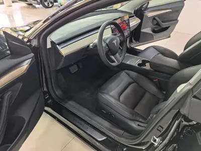 Tesla Model 3 2023, 31000 км, за 145800 CNY