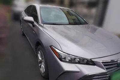 Toyota Avalon 2019, 71000 км, за 102205.05 CNY
