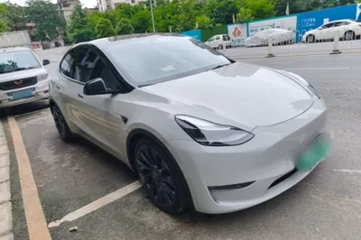 Tesla Model Y 2021, 136400 км, за 164001.01 CNY