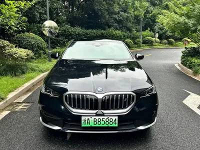 BMW i5 2025, 21000 км, за 226800 CNY