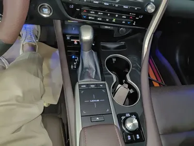 Lexus RX 2020, 51200 км, за 200100 CNY - фото 14