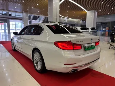 BMW 5 Series New Energy 2020, 100000 км, за 132800 CNY