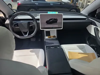 Tesla Model Y 2025, 18330 км, за 42640000 KRW