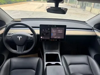 Tesla Model Y 2023, 80000 км, за 165799 CNY