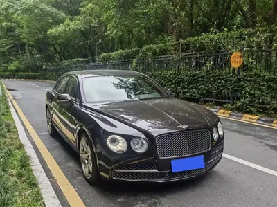 Bentley Flying Spur 2014, 90000 км, за 558000 CNY
