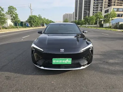 Buick 别克至境L7 2025, 8500 км, за 127000 CNY
