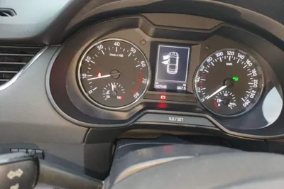 Skoda Octavia 2017, 107500 км, за 36453.92 CNY - фото 12
