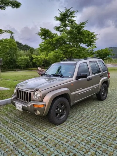 Jeep Cherokee 2003, 248000 км, за 6000000 KRW