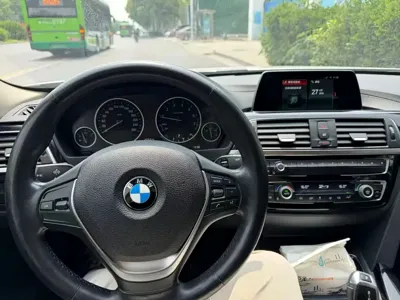 BMW 3 Series 2017, 40000 км, за 83800 CNY