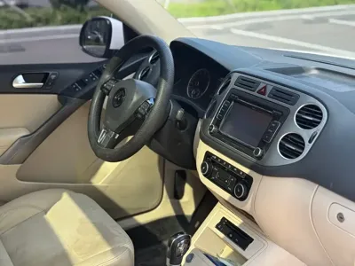 Volkswagen Tiguan 2013, 180000 км, за 25800 CNY - фото 9