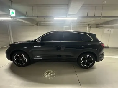 Volkswagen Touareg 2024, 8211 км, за 92820000 KRW