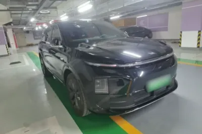 Li Auto L6 2025, 12300 км, за 217786.54 CNY