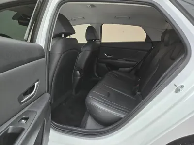 Hyundai Avante 2023, 67760 км, за 6976 USD - фото 10