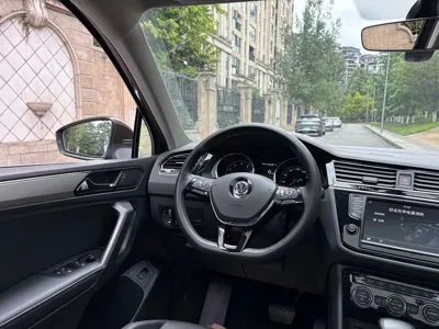 Volkswagen Tiguan L 2018, 60000 км, за 70100 CNY - фото 9