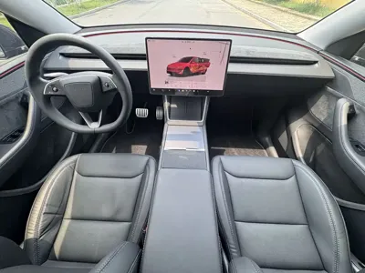 Tesla Model Y 2025, 18000 км, за 257800 CNY - фото 6