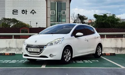 Peugeot 208 · 2014 год