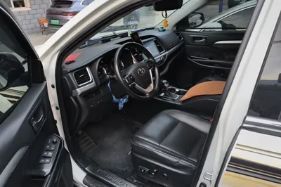 Toyota Highlander 2018, 82500 км, за 121907.31 CNY - фото 16