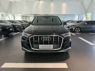 Audi Q7 2023, 43000 км, за 358000 CNY - фото 2