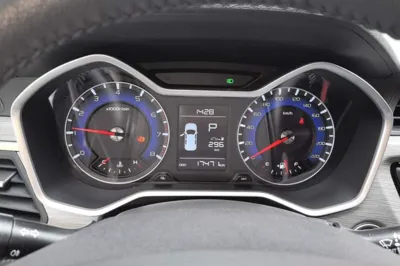 Geely Auto Vision X3 2017, 17400 км, за 38244.74 CNY - фото 8