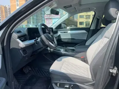 Volkswagen Tavendor 2025, 5800 км, за 171500 CNY