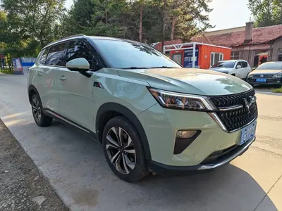 Wuling Xingchen 2022, 35000 км, за 57000 CNY