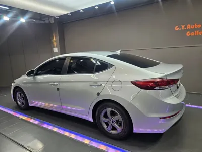 Hyundai Avante 2016, 92000 км, за 7500000 KRW